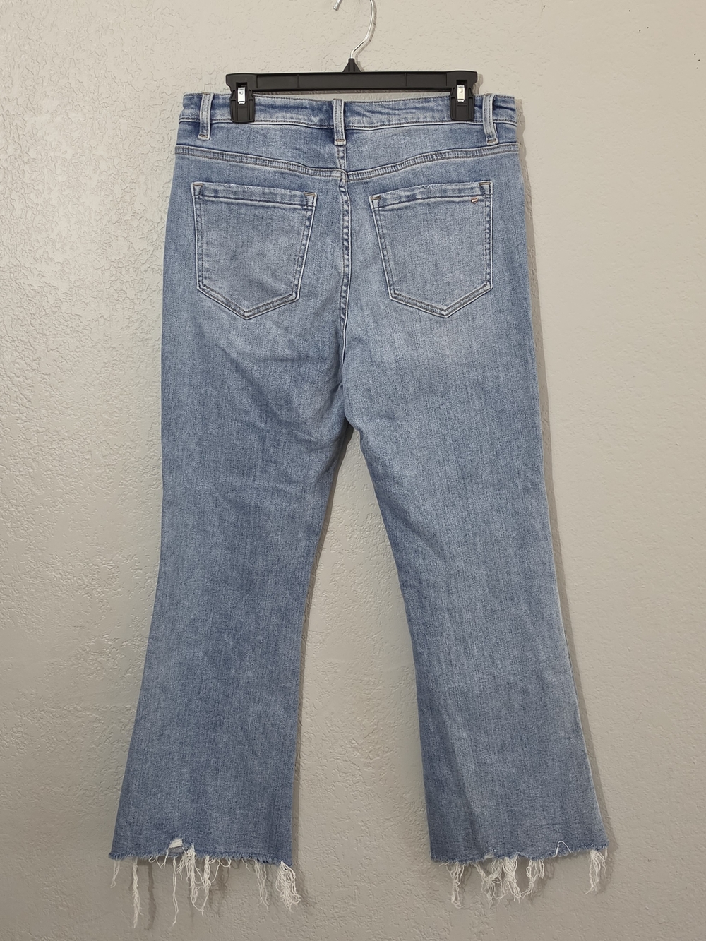 Mica High Rise Crop Flare Shark Hem Jeans Light Wash Stretch Denim Womens 30 - Picture 9 of 12